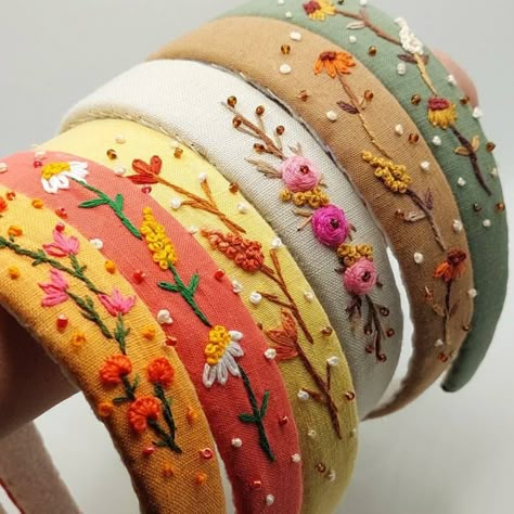 Embroidery Headband Diy, Embroidered Jewelry Handmade, Headband Embroidery Pattern, Embroidered Bangles, Embroidered Headband Diy, Hand Embroidery Headband, Hairband Embroidery, Hand Embroidery Hair Bands, Embroidered Hairband