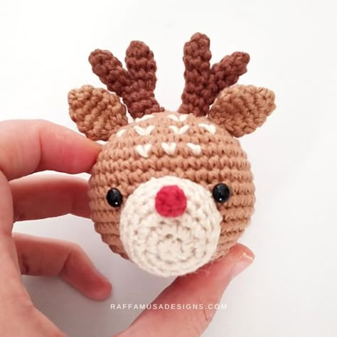 Christmas Ornaments Marathon – Free Crochet Patterns Crochet Tree Ornaments, Free Crochet Pattern For Christmas, Pattern For Christmas Tree, Crochet Reindeer, Christmas Potholders, Crochet Christmas Ornaments Free, Christmas Amigurumi, Crochet Ornament Patterns, Christmas Crochet Patterns Free