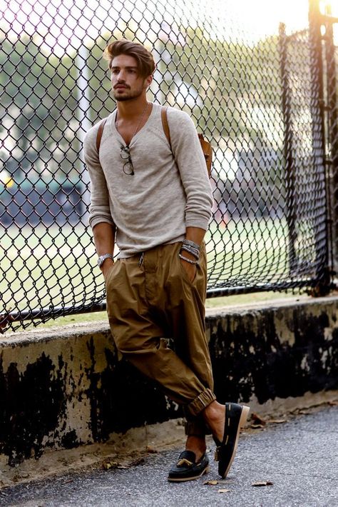 Bohemian Outfit Men, Mdv Style, Boho Men Style, Street Style Magazine, Hippie Mode, Boho Men, Indian Men Fashion, Fashion Blogger Outfit, Hipster Man