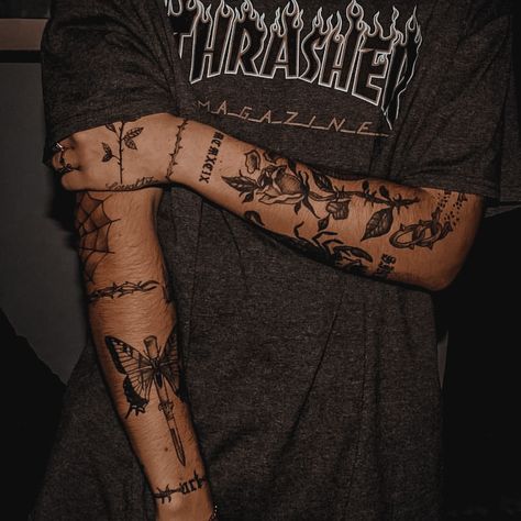 Aesthetic Arm Tattoos, Aesthetic Tattoos, Tattoos Women, Arm Tattoos, Tat Ideas, Tattoos Ideas, Tattoos For Men, Tattoo Inspo, Tattoos And Piercings