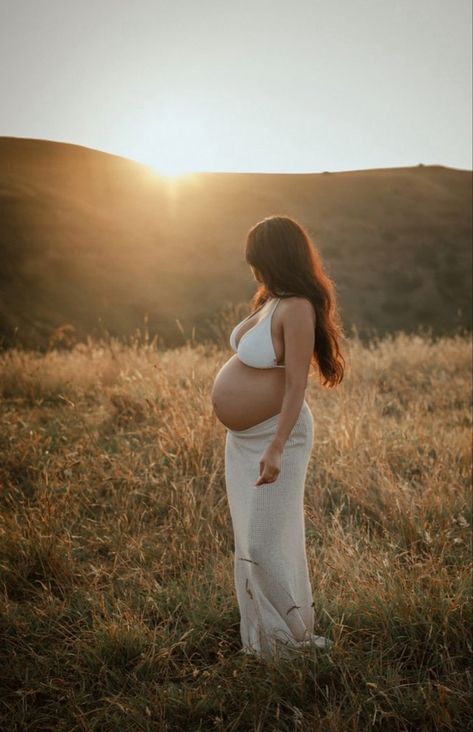 #pregnancy #mom #maternity Maternity Poses Mom Only, Self Timer Maternity Photos, Maternity Shoot Mom Only, Maternity Photography Only Mom, Maternity Shoot Poses Single, Maternity Shoot Poses Mom, Maternity Photos Single Mom, Just Mom Maternity Pictures, Maternity Photography Mom Only