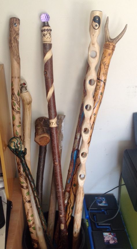 Walking Sticks Ideas Homemade, Whittling Sticks, Walking Stick Designs, Staff Diy, Carved Walking Sticks, Walking Staff, Hand Carved Walking Sticks, Wooden Walking Sticks, Dremel Wood Carving