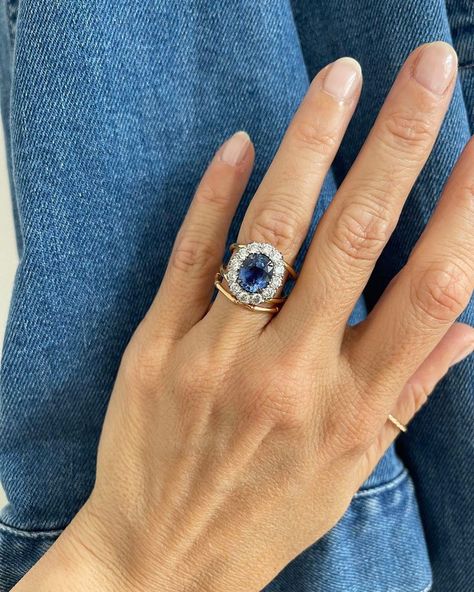 Jessica McCormack (@jessica_mccormack) posted on Instagram: “Oval Sapphire and Diamond Halo Ring, the perfect way to celebrate September's birthstone 💙💎” • Sep 2, 2021 at 2:13pm UTC Heart Diamond Engagement Ring, Jessica Mccormack, Engagement Ring Prices, Paper Ring, Diamond Halo Ring, Engagement Ring Diamond Cut, Dope Jewelry, Jewelry Lookbook, Halo Diamond Ring