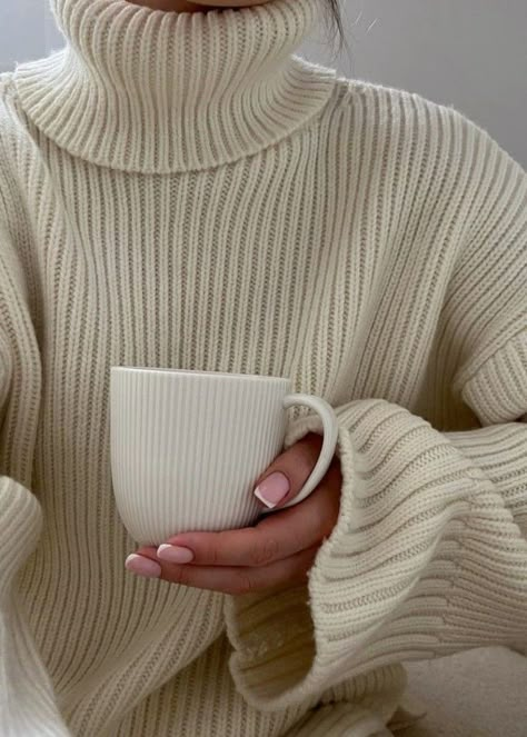 Person Sitting At Desk, Sitting At Desk, Cozy Minimalism, Academia Outfits, Color Blocking Outfits, Morning Mood, Instagram Creative Ideas, I Believe In Pink, Clean Aesthetic