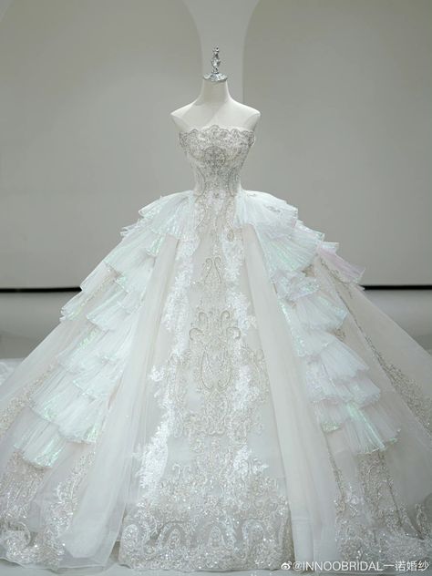 Butterfly Wedding Dress, Expensive Wedding Dress, Expensive Wedding, Queen Wedding Dress, Wedding Dress Ball Gown, Wedding Event Dresses, Big Wedding Dresses, Disney Wedding Dresses, Wedding Dresses Cinderella