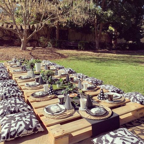 The table settings at this amazing modern rustic Wild One woodland party are amazing! The  cake is beautiful! See more party ideas and share yours at  CatchMyParty.com #catchmyparty #partyideas #boy1stbirthdayparty  #modernrusticparty #tablesettings Black And White Picnic, Bridal Picnic, Harvest Party Ideas, Anniversary Picnic, Rustic Party Ideas, Woodland Party Ideas, Palette Garden, Fall Decoration Ideas, Fall Harvest Party