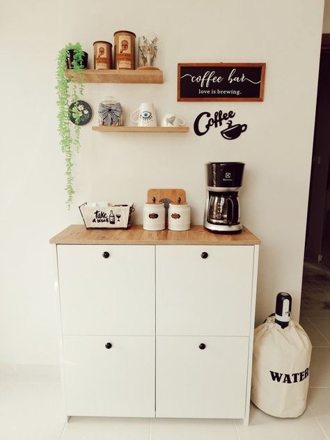 [Promotion] 26 Most Pinned Coffee Bar Ideas Station Small Corner Insights To Copy 2022 #coffeebarideasstationsmallcorner Coffee Corner Small Kitchen, Cute Coffee Corner Ideas, Coffee Corner Decor Ideas, Small Coffee Corner Ideas, Coffee Bar Design Home, Coffee Corner In Living Room, Coffee Corner In Kitchen, Simple Coffee Corner, Coffee Corner Design