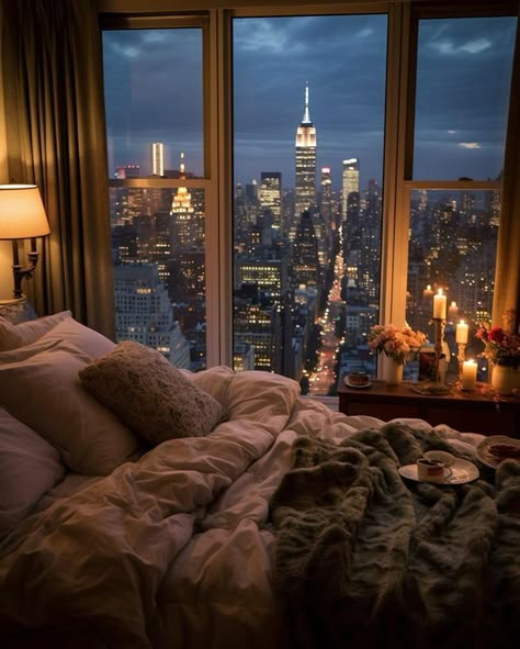 New York Apartment Aesthetic Interior, Modern Bedroom Apartment, Penthouse Apartment Aesthetic, City Apartment Aesthetic, New York Apartment Aesthetic, Nyc Apartment Aesthetic, Appartement New York, New York Bedroom, Pretty Apartments