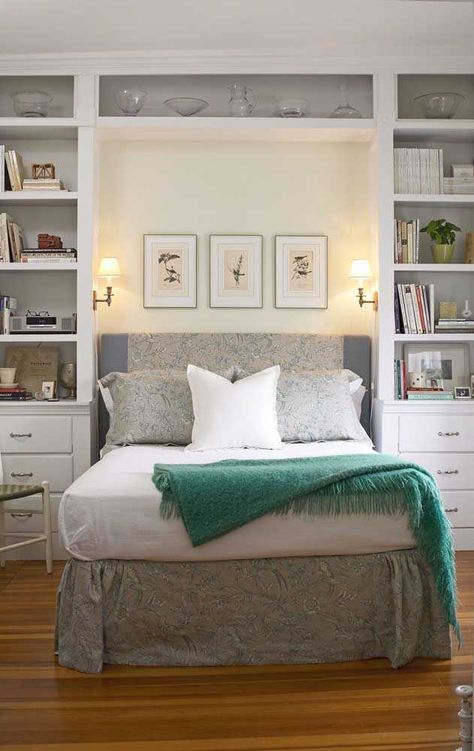 Diy Shelves Bedroom, Small Double Bedroom, Small Bedroom Inspirations, Bedroom Closet Storage, Headboard With Shelves, Small Bedroom Furniture, Build A Closet, Trendy Bedroom, Tiny Bedroom