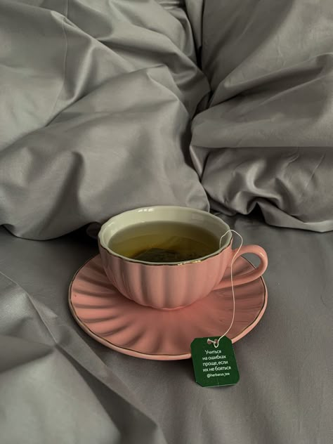 #tea #morning #morningroutine #beigeaesthetic #beige #minimalist #aesthetic Beige Minimalist Aesthetic, Tea Morning, Aesthetic Tea, Calming Tea, Tea Aesthetic, Beige Minimalist, Story Insta, Pink Tea, Aesthetic Board