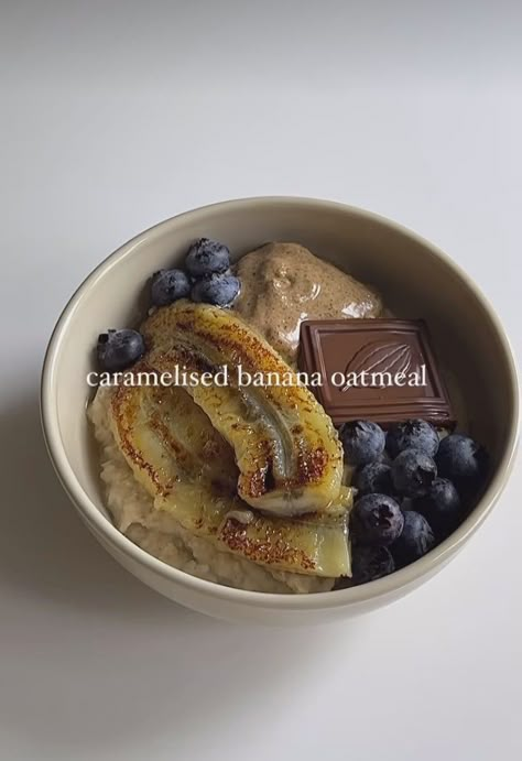 Caramelised Banana, Healthy Food Inspiration, Healthy Food Dishes, The Smoothie Diet, Banana Oatmeal, Healthy Food Motivation, Healthy Lifestyle Food, Custom Keto Diet, Tasty Healthy