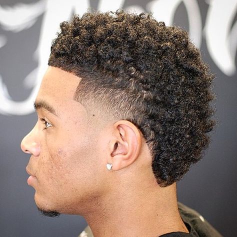 Frohawk Fade, Afro Hair Fade, Curly Fade, Mohawk For Men, Fade Haircut Curly Hair, Taper Fade Curly Hair, Mohawk Haircut, Boy Braids Hairstyles, Curly Hair Fade