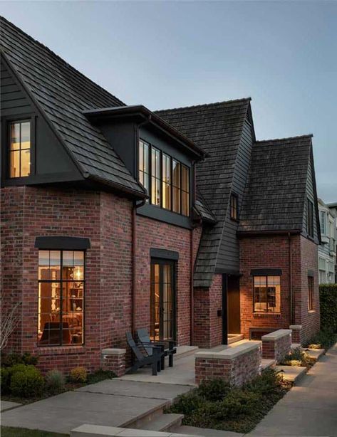 Brilliant renovation of a modern Tudor home overlooking Lake Washington - red brick with dark exterior Modern Tudor Home, Tudor House Exterior, Renovation Facade, Red Brick House Exterior, Red Brick Exteriors, Modern Tudor, Tudor Home, Brick Houses, Architecture Renovation