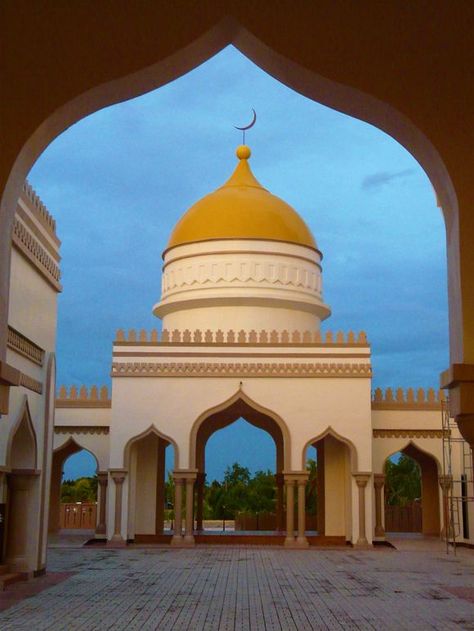 Grand Mosque, Cotabato City, Philippines Hassanal Bolkiah, Cotabato City, Grand Mosque, National Geographic Photos, Best Photography, National Geographic, Amazing Photography, Taj Mahal, Philippines