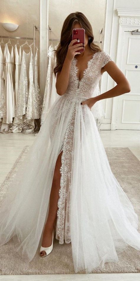 Outside Fall Wedding Dress, Wedding Dress Detachable Skirt, Simple Wedding Dress Boho, Wedding Dress Material, Boho Wedding Dresses, Empire Wedding Dress, Wedding Dress Silhouette, Wedding Dress Organza, Cheap Wedding Dresses Online