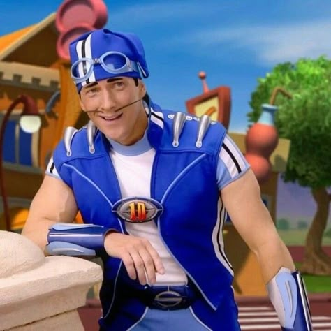 Sportacus Lazy Town Wallpaper, Magnus Scheving Lazy Town, Sporticus Lazy Town, Lazytown Sportacus, Lazy Town Sportacus, Magnus Scheving, Robbie Rotten, Smash Board, Childhood Crushes