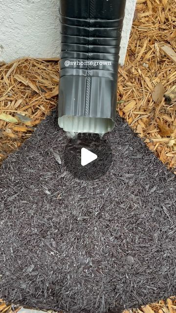 Downspout Drainage Ideas Flower Beds, Gutter Downspout Drainage Ideas, Rain Scaping Ideas, Rain Drainage Ideas Landscaping, Landscaping Around House Foundation, Downspout Runoff Ideas, Rain Garden Diy, Tree Ring Landscape, Well Cover Ideas Outdoor