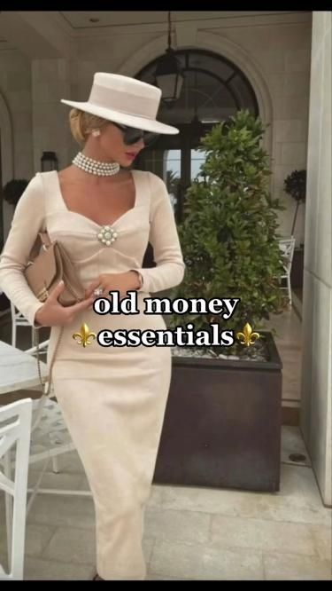 Old Money Essentials to look old money, old money hair, old money outfits. Old Money Essentials, Old Money Shoes, Old Money Aesthetic Outfit, Old Money Winter, Outfit Old Money, Money Clothing, Money Dress, Money Clothes, Old Money Outfits