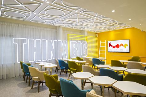 DMZ design group Huone Event Hotel 2.0 Creative Meeting Room, Fun Office Design, Meeting Room Design, Marketing Office, Creative Office Space, Office Interior Design Modern, Modern Office Interiors, Coworking Office, Corporate Office Design