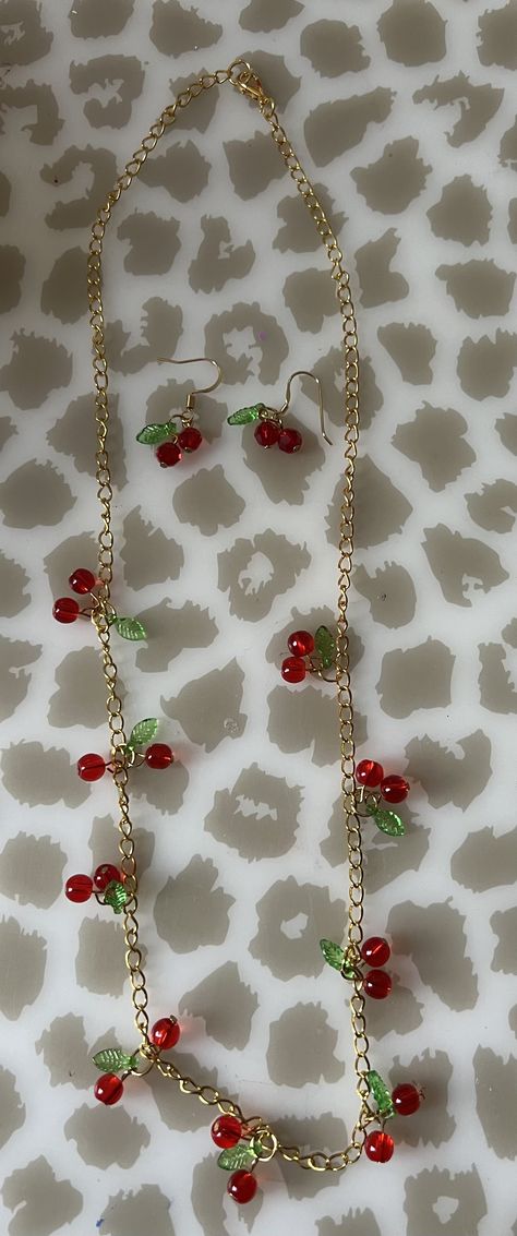 I made some Cherry Earrings (Swarovski crystals) and a cherry necklace (glass beads). Cherry Beads Tutorial, Cherry Beads, Necklace Glass Beads, Beads Tutorial, Cherry Necklace, Cherry Earrings, Earrings Diy, Swarovski Crystal Earrings, Swarovski Earrings