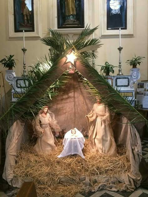 Navity Scene Display, Christmas Manger Ideas, Navity Scene Ideas, Manger Scenes Nativity Diy, Christmas Nativity Scene Diy, Christmas Nativity Images, Christmas Nativity Scene Display, Christmas Crib Ideas, Nativity Scene Diy