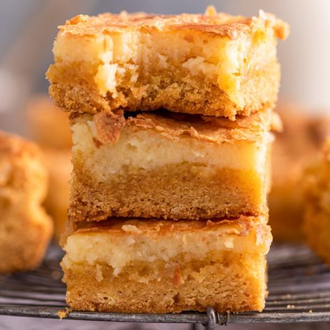 Brown Butter Gooey Cake Bars Yellow Cake Mix Cream Cheese Bars, Brown Butter Cake Desserts, Gooey Brown Butter Cake, Brown Butter Bars, Browned Butter Cake, Desserts Using Yellow Cake Mix Boxes, Yellow Cake Mix Bars, Brown Butter Desserts, Butter Gooey Cake