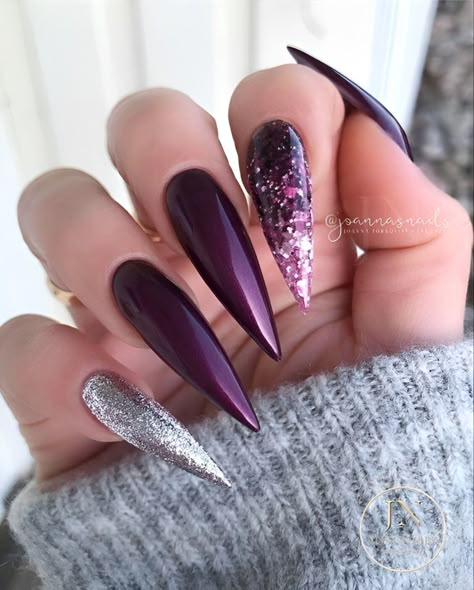 25 Sexy Plum Nail Ideas To Make You A Seductress Purple Stiletto Nails, Diy Valentine's Nails, Jasmine Nails, Stilleto Nails Designs, Plum Nails, Nails Sparkle, Stiletto Nail Art, Sassy Nails, Stiletto Nails Designs