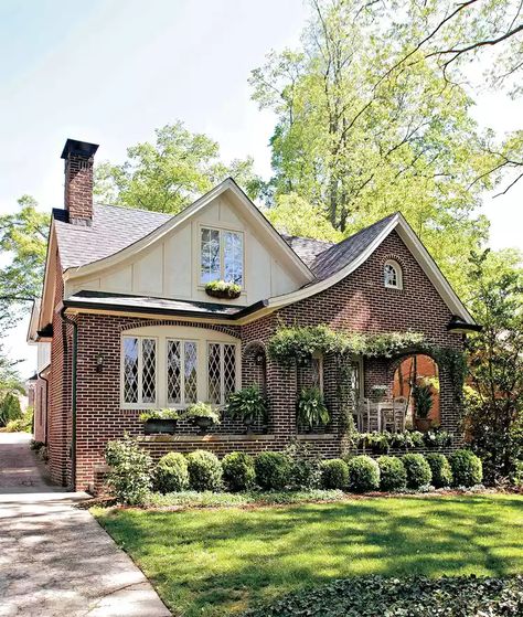 Tudor Homes, Brick Cottage, Tudor Cottage, English Architecture, Tudor Style Homes, Cottage Exterior, Tudor House, Casa Exterior, Dream Cottage