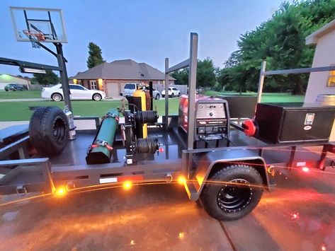 Finally completed my 14ft Welding trailer with metal/ladder rack. Mobile Welding Trailer, Welding Trailer Ideas, Welding Skid, Welding Setup, Trailer Workshop, Ffa Projects, Construction Trailer, Ag Projects, Pipeline Welding