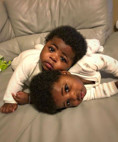 Black Mothers on Instagram: “(📸: @leholdertwins ) . Please SHARE and TAG a friend. - Turn On Our Post Notification To Stay Updated. . . . . . . . . #naturalhair…” Twin Baby Boys, Chocolate Babies, Cute Black Babies, Cute Twins, Beautiful Black Babies, Adorable Babies, Black Babies