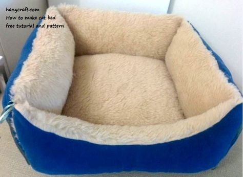 Here's the pet bed free sewing pattern and tutorial. This bed is washable in washing machine at 30-40 Centigrade degree. Also, so comfortable and easy to sew this pet bed. Pet Bed Diy, Dog Bed Sewing Pattern, Pet Bed Pattern, Cat Bed Pattern, Diy Cat Bed, Chat Diy, Diy Pet Bed, Tutorial Sewing, Pet Sweaters