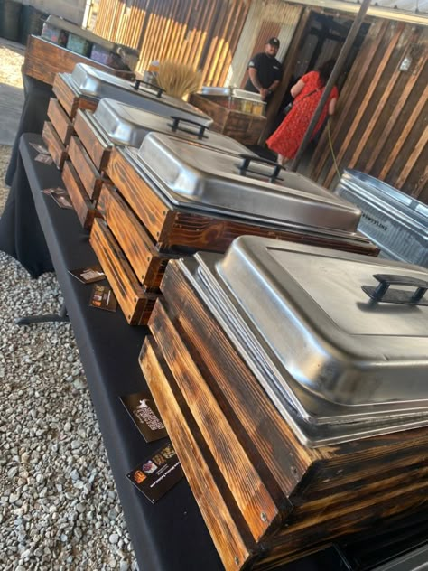 Chafers Display, Hot Food Table Display, Outdoor Catering Display, Diy Food Warmer Buffet, Diy Chafing Dish Display Ideas, Chaffing Dish Display Diy, Diy Chafing Dish, Chaffing Dishes Buffet Food Stations, Bbq Catering Display