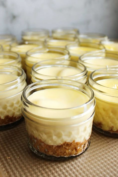 Cheesecake Condensed Milk, Cheesecake With Condensed Milk, Pies In A Jar, Mason Jar Cheesecake, Mason Jar Desserts Recipes, Condensed Milk Recipes Desserts, Condensed Milk Desserts, Milk Recipes Dessert, Key Lime Pies