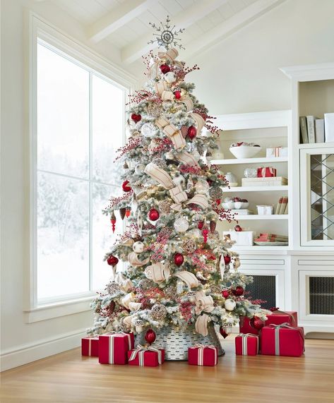 Balsam Hill UK | Find the Christmas tree you'll cherish for years to come. From sizing to easy setup options, let our buying guide show you exactly what to... | Instagram Christmas In Love, Cozy Christmas Outfit, Christmas Indoor Decor, Tablescapes Christmas, Christmas Trees Decorated, Christmas Styling, Red Christmas Decor, Coastal Christmas Decor, Flocked Christmas Trees Decorated