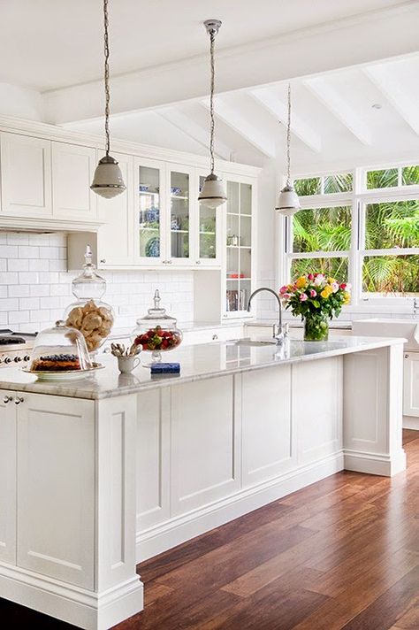 French Cottage style Modern Cottage Kitchen, French Provincial Kitchen, Shaker Style Kitchen Cabinets, Kitchen Cabinet Trends, White Shaker Kitchen, Galley Kitchens, French Country Kitchens, Shaker Style Kitchens, Kitchen Cabinet Styles