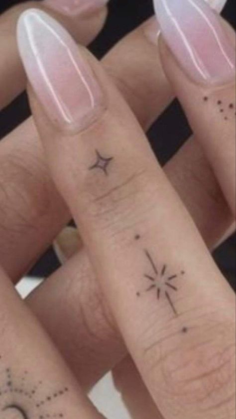 Star Thumb Tattoo, Stardust Finger Tattoo, Moon Star Finger Tattoo, Tiny Dot Tattoos, Sparkles Hand Tattoo, Hand Tattoos Dots, Hand Tattoos Thumb, Finger Sparkle Tattoo, Celestial Finger Tattoo