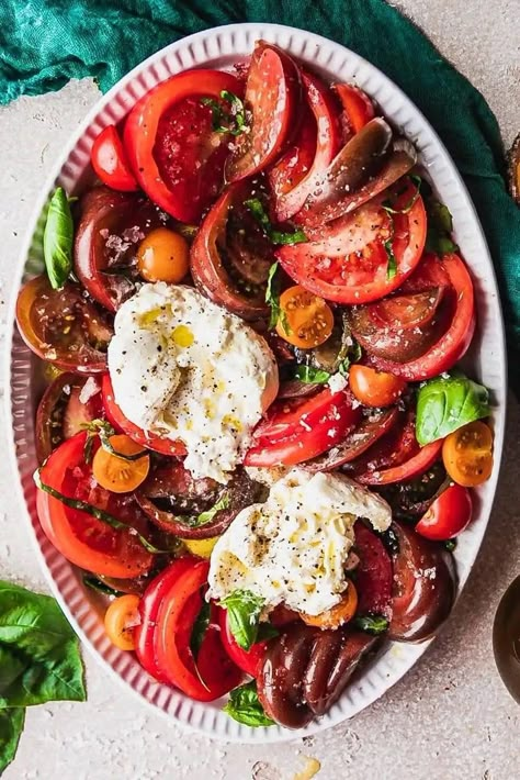 Burrata Caprese Salad, Easy Summer Dinner Ideas, Burrata Caprese, Heirloom Tomato Recipes, Harvest Meals, Pegan Diet, Burrata Recipe, Savory Baked Goods, Too Hot To Cook