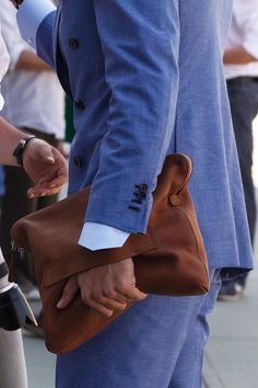 Streamline your acce Gentlemen's Club, Suit Man, Men's Uniforms, Man Bags, Elegant Clothes, Mens Fashion Blog, Mens Fashion Inspiration, Fashion Man, Chic Leather