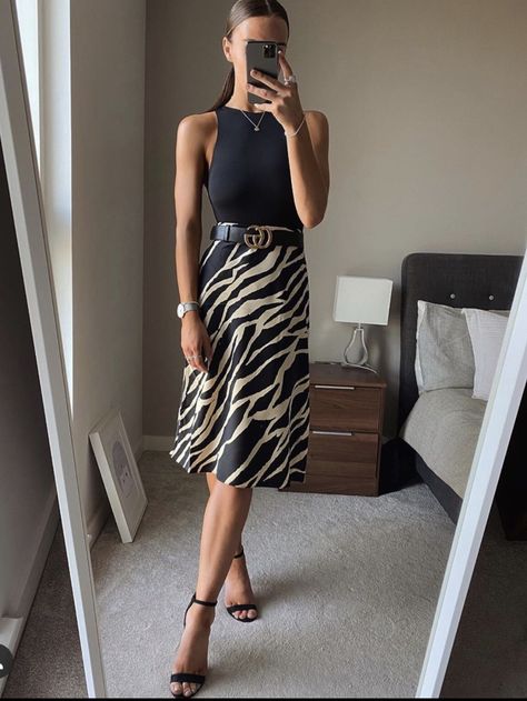 Rok Outfit, Zebra Print Skirt, Summer Office Outfits, Fest Outfits, Lounge Outfit, Business Outfits Women, Rock Outfit, Office Outfits Women, Business Casual Outfits For Work