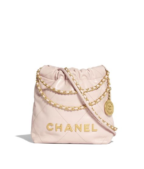 The hobo bags creations of the latest Fashion collections on the CHANEL official website. Chanel 22 Mini, Chanel 22, Moda Chanel, Luxury Bags Collection, Chanel Store, Fashion Chanel, Chanel Official, Chanel Official Website, Mini Handbag