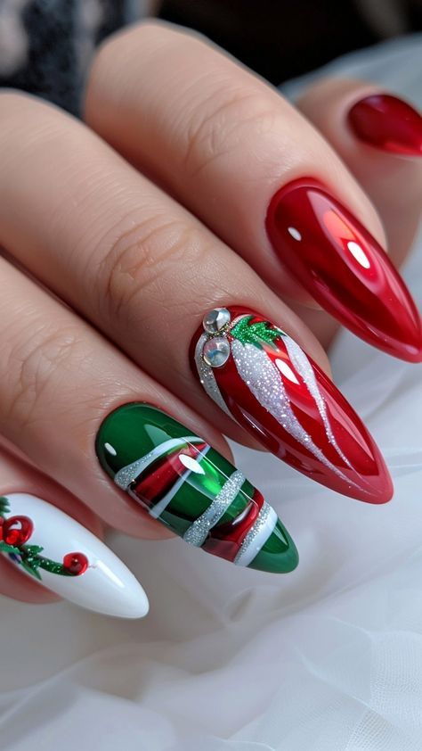 Christmas Nails Art, Nail Art Noel, Christmas Gel, Festive Nail Art, Cute Christmas Nails, Christmas Nails Easy, Christmas Gel Nails, Christmas Nail Art Designs, Nails Easy