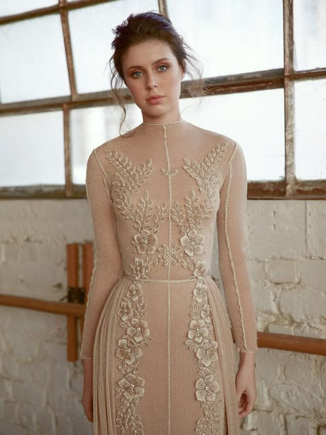 Chana Marelus, Evening Clothes, Queen Wedding Dress, Modest Wedding Gowns, Engagement Dresses, Bridal Fashion Week, Gowns Of Elegance, Embroidery Dress, Modest Fashion