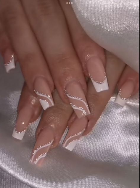 Plain Design Nails, Cute French Tip Acrylics, Sweet 16 Nail Ideas Art Designs, Nail Idea With Gems, Nail Idea For Birthday, Nail Inspo White French Tip With Design, Classy French Tip Nails Sparkle, Popular Acrylic Nails 2024, Square Nails Inspo Aesthetic