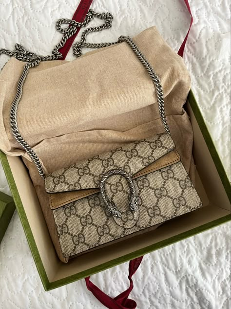 Mini chain bag Gucci Louis Vuitton chanel Gucci Gift Bag, Gucci Dionysus Mini, Gucci Mini Bag, Cute Suitcases, Too Real, Inspired Handbags, Luxury Bags Collection, Gucci Gifts, Handbag Essentials