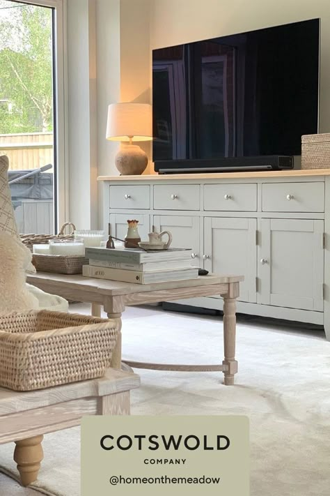 Country Living Room Tv Stand, Chester Dove Grey Sideboard, Cotswold Company Living Rooms, Sala Farmhouse, Cottage Accessories, Tv Console Decorating, Modern Country Living Room, Country Lounge, Country French Living Room