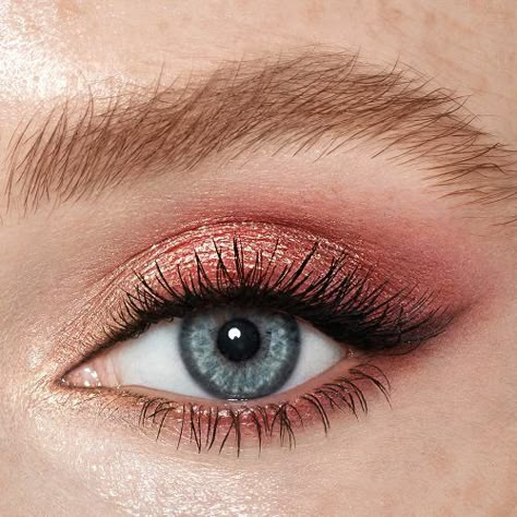 Red Gold Eyeshadow Looks, Red Makeup For Blue Eyes, Maroon Makeup Ideas, Red Gold Makeup Look, Red Head Eye Makeup, Sultry Eye Makeup Brown Eyes, Gold And Red Makeup Looks, Red And Gold Eyeshadow Looks, Subtle Red Eye Makeup