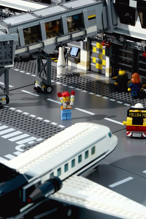 ML Airport Lego Cities, Lego City Airport, Industrial Vehicles, Lego Airport, Lego Plane, Diy Lego, Lego Modular, Lego Toys, Cool Lego Creations