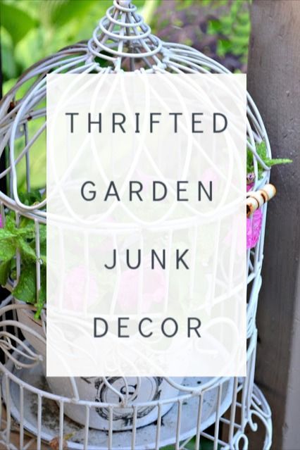 Decorate Bird Cage, Decorating With Terra Cotta Pots, Garden Displays Ideas Creative, Unique Garden Design, Unique Garden Planters, Thrifted Garden Decor, Diy Vintage Garden Décor, Repurposed Junk Upcycling Diy Ideas, Upcycled Garden Art