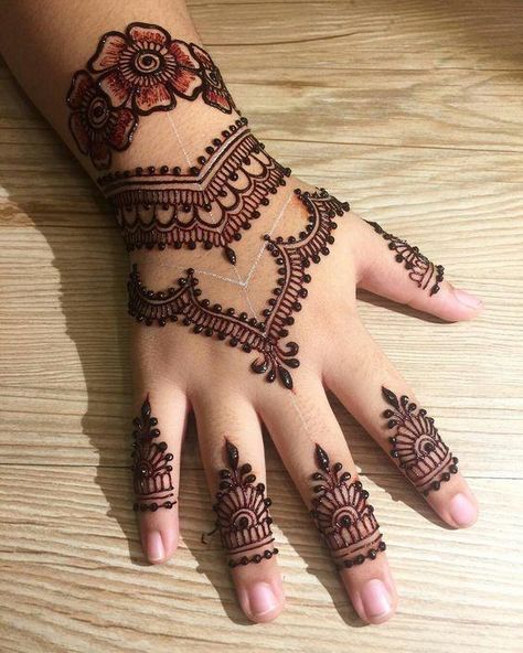 Mehndi Designs For Kids/Babies For Wedding Season Mehandi Designs For Hands, Baby Mehndi Design, Kids Henna, Short Mehndi Design, Tattoo Designs Hand, Mehndi Designs Fingers, Henna Inspired Tattoos, Tato Henna, Henna Inspo