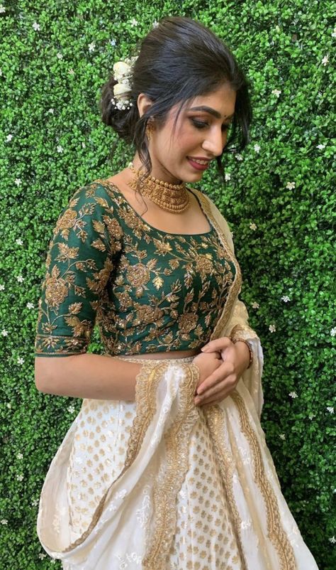 Mylanchi Function Dress Kerala, Maduramveppu Dress Kerala, Madhuramveppu Dress, Bridal Skirt And Top, Gold Blouse Designs, Kerala Engagement Dress, Wedding Matching Outfits, Onam Outfits, Kerala Saree Blouse Designs